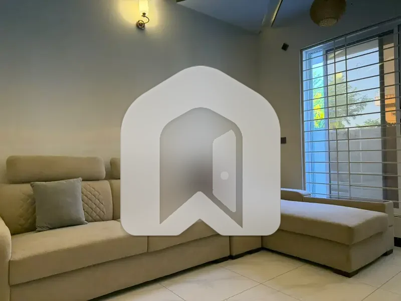 7 marla single portion avaliable for rent all facilities available, photo 5