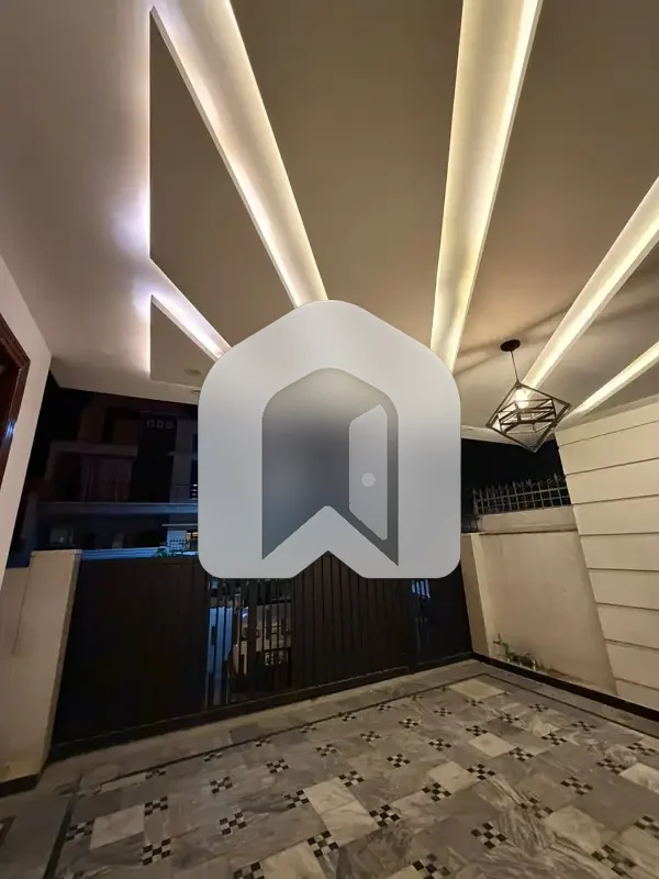 7 marla single portion avaliable for rent all facilities available, photo 3