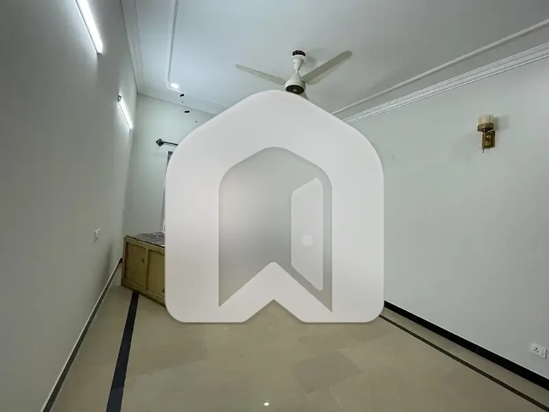 LOWER PORTION FOR RENT IN F-6, photo 2