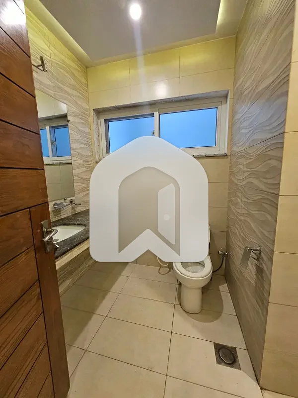 LOWER PORTION FOR RENT IN F-8, photo 4