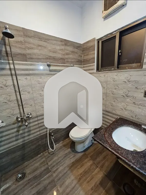 10 Marla Tile Flooring Ground Floor Near Kashmir Highway All Facilities Gas Electric Separate Parking G-13/1, photo 16
