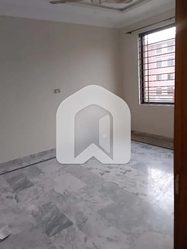 Ground portion available for rent in g 13, photo 7