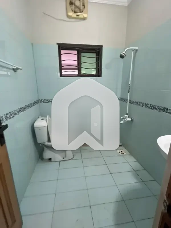 E11/3 Multi Ground Portion for Rent  20 Marla  3 Bedrooms  Drawing Room  Dining Room  Servant Room  Sparit Gate  Electricity Available  Internet   Gas Available  Demand: Rs. 220,000/-, photo 7