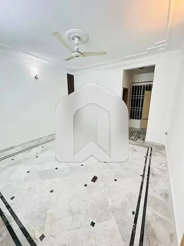 10 Marla Like Brand New Open Basement Available for Rent G-13/1 Islamabad, photo 5