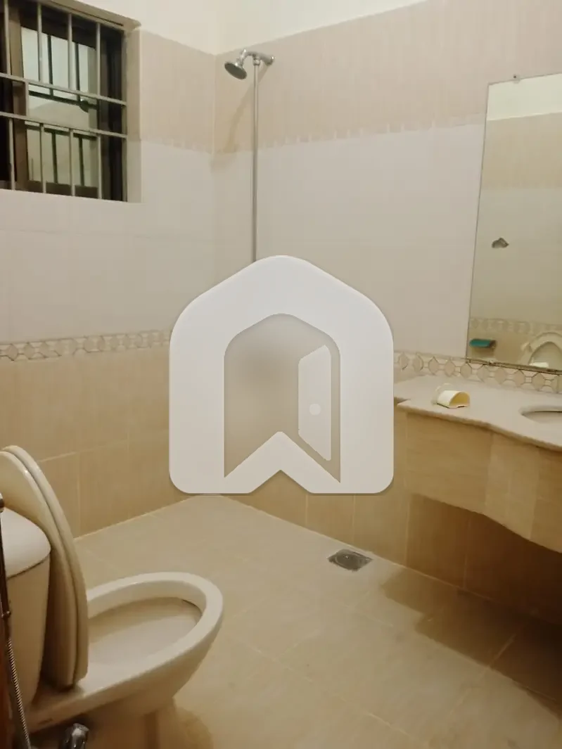 Spacious 3-Bedroom Basement Portion For Rent In I-8 Neat & Clean, photo 3