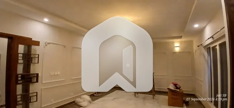 Lower Portion Of 1 Kanal Is Available For Rent In E-11, photo 2