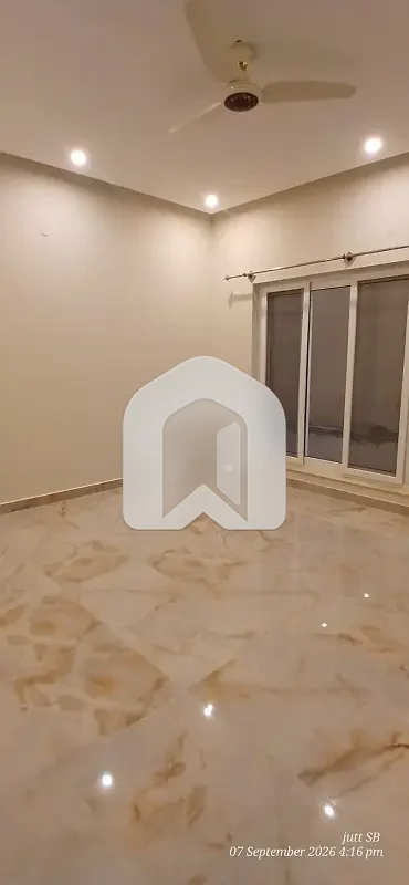 Lower Portion Of 1 Kanal Is Available For Rent In E-11, photo 4