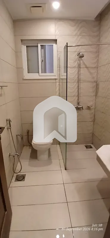 Lower Portion Of 1 Kanal Is Available For Rent In E-11, photo 7