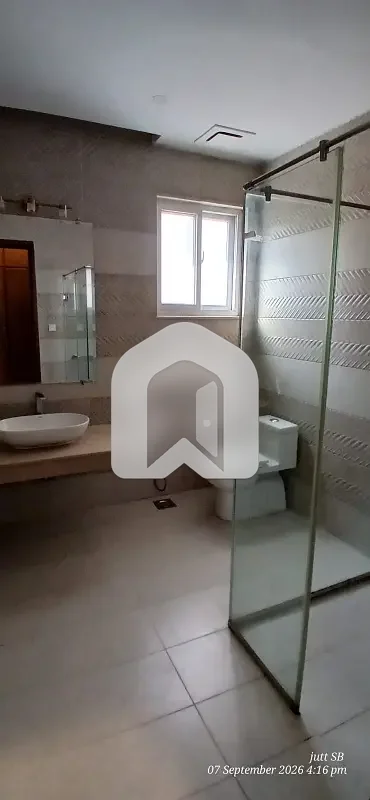 Lower Portion Of 1 Kanal Is Available For Rent In E-11, photo 15