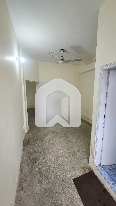 G-10 open basement like ground portion for Rent family bachelor boht allowed, photo 2