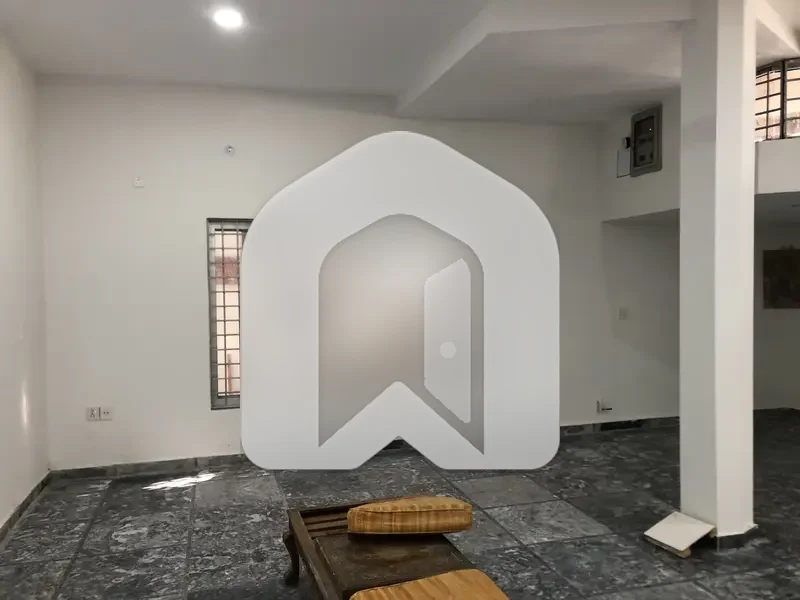 Open Besment for rent, photo 6