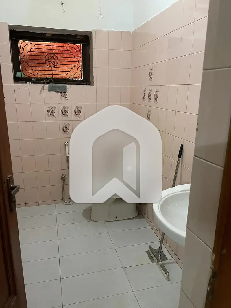 F-11 Ground Portion 3 Bedroom Nice Location Available For Rent, photo 3