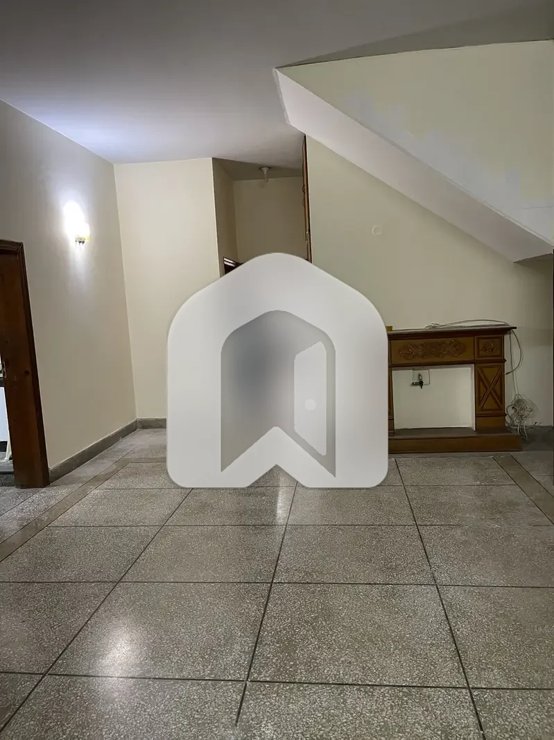 F-11 Ground Portion 3 Bedroom Nice Location Available For Rent, photo 4