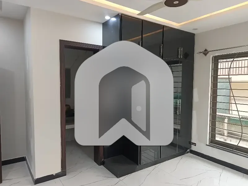 F-10 New Uppar Portion 4 Bedroom 4 Bath, photo 10