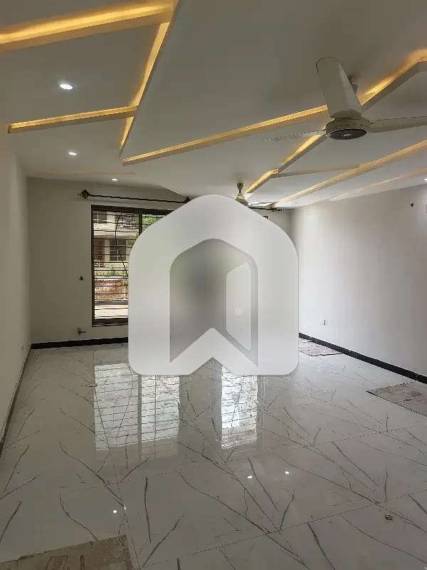 F-10 New Uppar Portion 4 Bedroom 4 Bath, photo 13