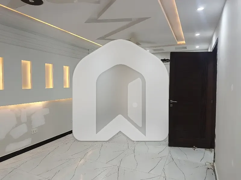 F-10 New Uppar Portion 4 Bedroom 4 Bath, photo 17