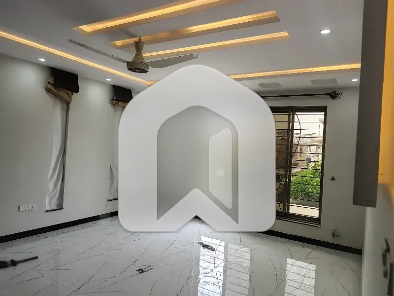 F-10 New Uppar Portion 4 Bedroom 4 Bath, photo 6