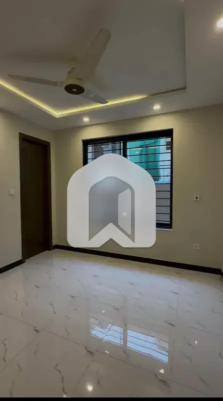 Brand New Portion For Rent Available In I-11/2 Islamabad Ideal Location Near By International Islamic University, photo 2