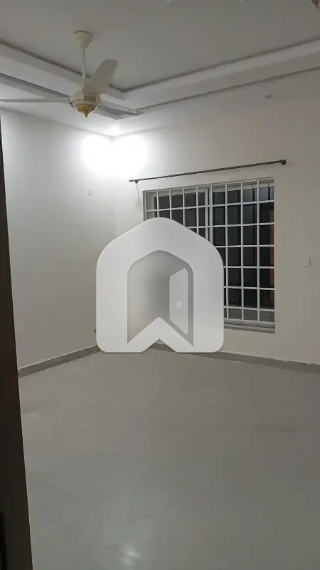 1 Kanal Uper Portion Available For Rent In Multi Garden B-17 Islamabad, photo 6