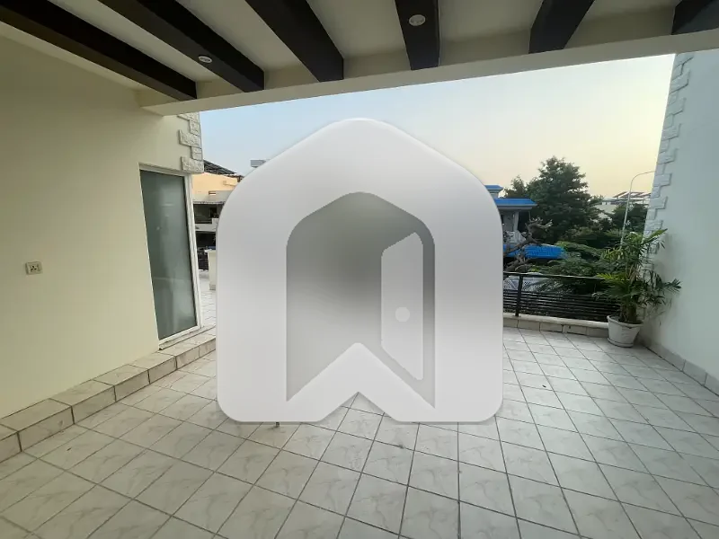 Modern Design Ideal Location Independent First Floor Furnished Separate Gate Size 500 Yards, photo 19