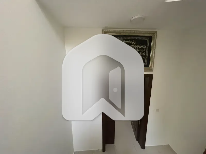 Modern Design Ideal Location Independent First Floor Furnished Separate Gate Size 500 Yards, photo 26