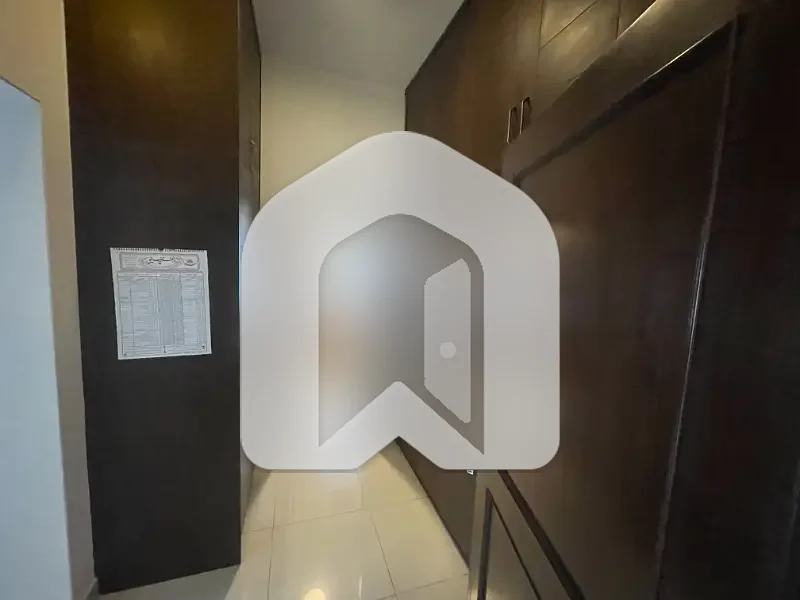 Modern Design Ideal Location Independent First Floor Furnished Separate Gate Size 500 Yards, photo 7