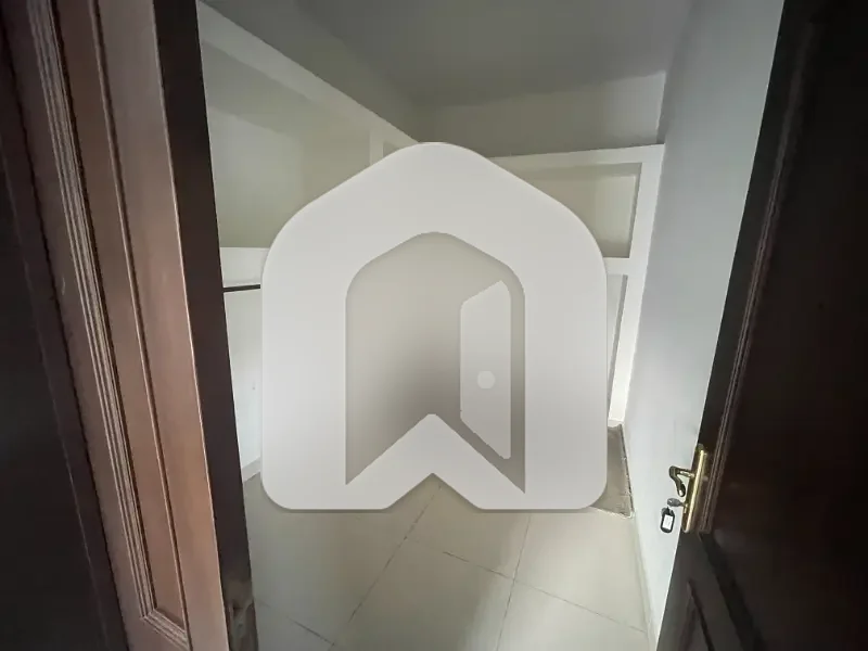 Modern Design Ideal Location Independent First Floor Furnished Separate Gate Size 500 Yards, photo 9