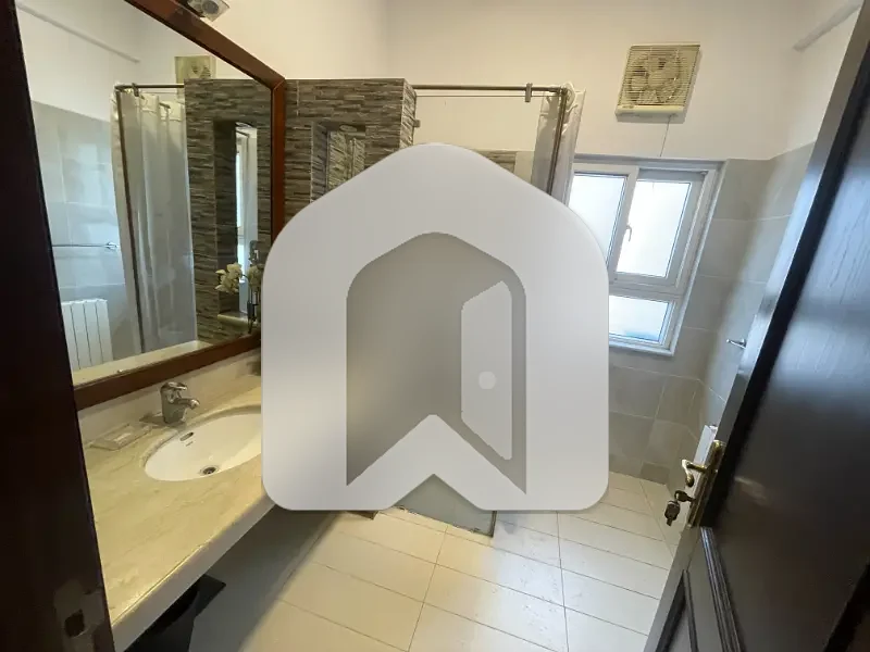 Modern Design Ideal Location Independent First Floor Furnished Separate Gate Size 500 Yards, photo 13