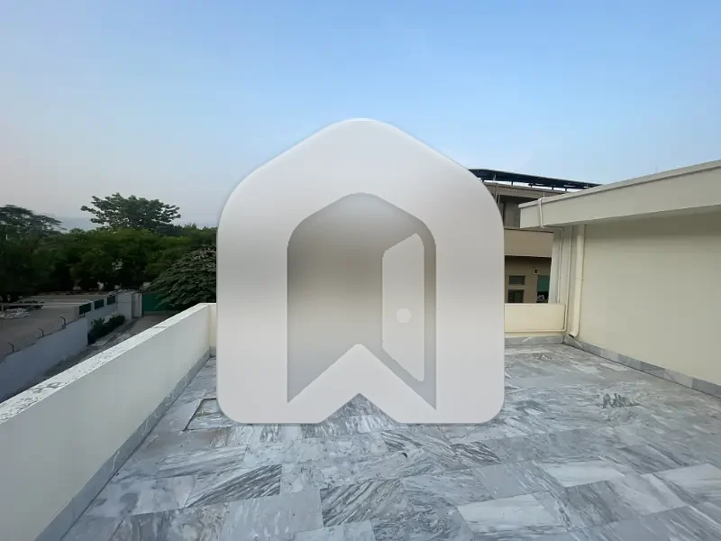 Modern Design Ideal Location Independent First Floor Furnished Separate Gate Size 500 Yards, photo 24