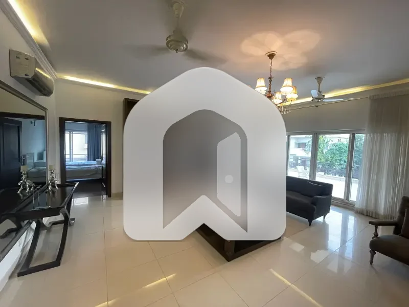 Modern Design Ideal Location Independent First Floor Furnished Separate Gate Size 500 Yards, photo 5