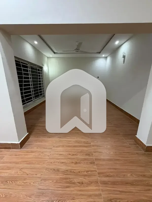 1 kanal luxury corner house with installed solar system, photo 5