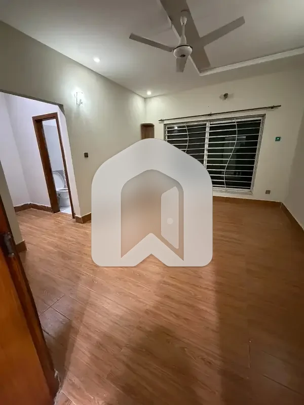 1 kanal luxury corner house with installed solar system, photo 7