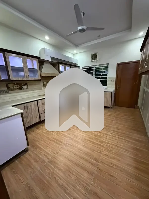 1 kanal luxury corner house with installed solar system, photo 6