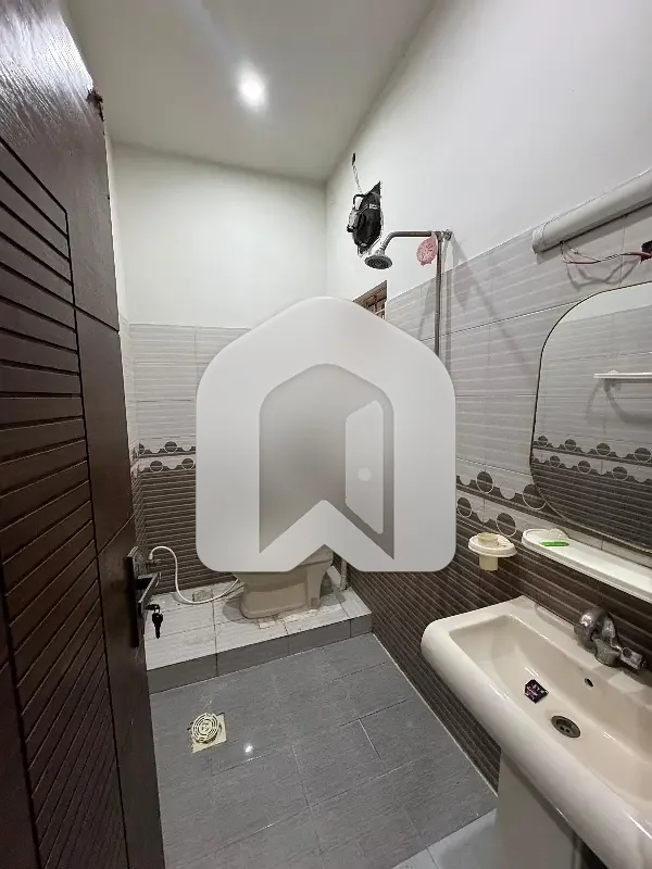 14 Marla Upper Portion Available For Rent In CBR Town Phase 1 Block C, photo 4