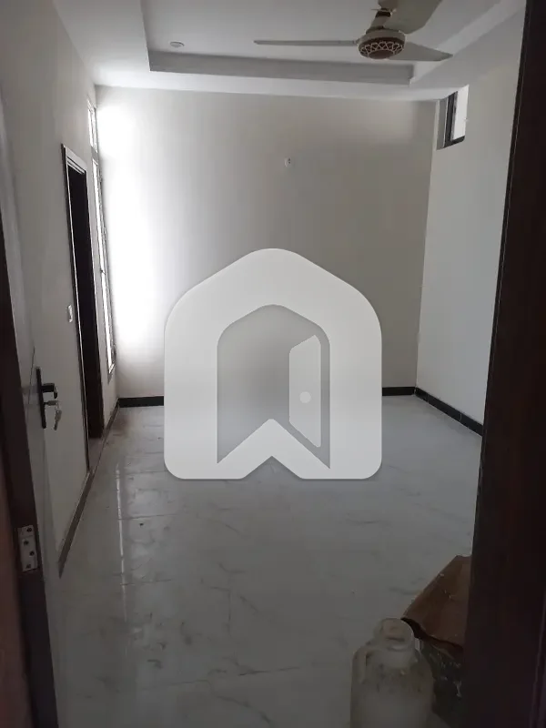 10 Marla Newly Constructed Upper portion available for rent, photo 9