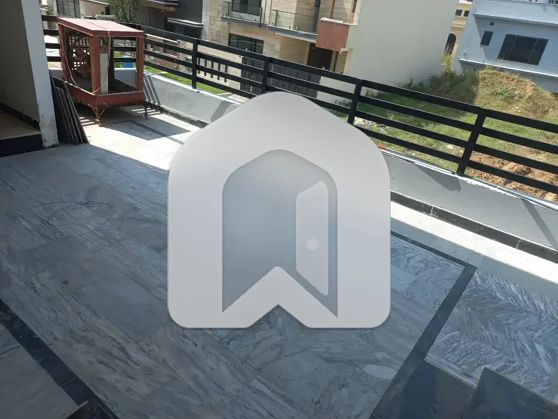 10 Marla Newly Constructed Upper portion available for rent, photo 10
