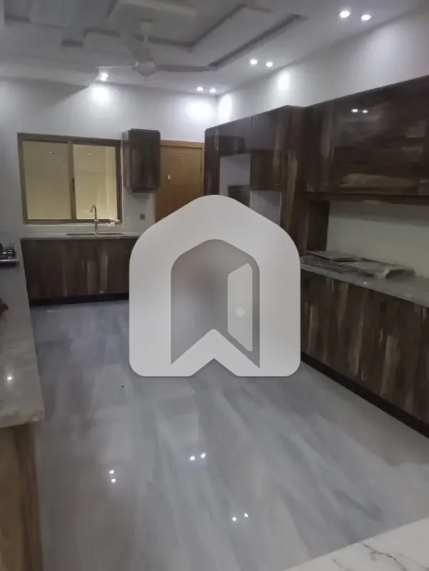 6 Marla Upper Portion For Rent 2bed With Washroom Drawing Lounge Kichen Servant Room Parking Gas Electric, photo 3