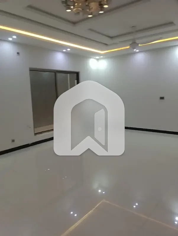 6 Marla Upper Portion For Rent 2bed With Washroom Drawing Lounge Kichen Servant Room Parking Gas Electric, photo 4
