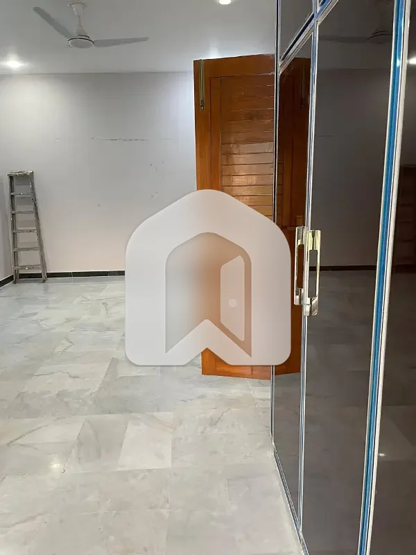 10 Marla Upper Portion For Rent 3 Bed With Washroom Drawing Dining Tvl Kichen No Servant Room Parking Gas Electric, photo 14
