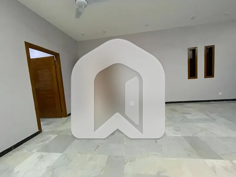 10 Marla Upper Portion For Rent 3 Bed With Washroom Drawing Dining Tvl Kichen No Servant Room Parking Gas Electric, photo 2