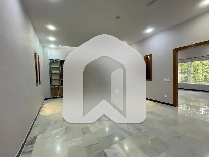 10 Marla Upper Portion For Rent 3 Bed With Washroom Drawing Dining Tvl Kichen No Servant Room Parking Gas Electric, photo 8