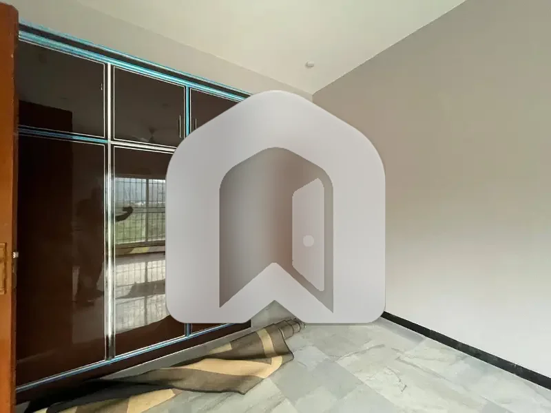 10 Marla Upper Portion For Rent 3 Bed With Washroom Drawing Dining Tvl Kichen No Servant Room Parking Gas Electric, photo 11