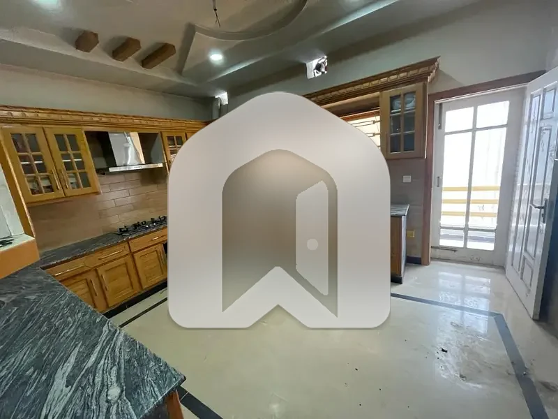 E-11 ISLAMABAD 10 Marla Upper Portion For Rent 3bed With Washroom Drawing Dining Tvl Kichen Servant Room Parking Gas Electric, photo 7