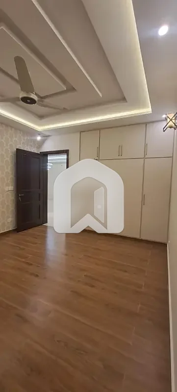 D-12 Islamabad 4080 Upper Portion For Rent 3bed With Washroom D/D Tvl Kichen Room Gas Electric Parking, photo 7
