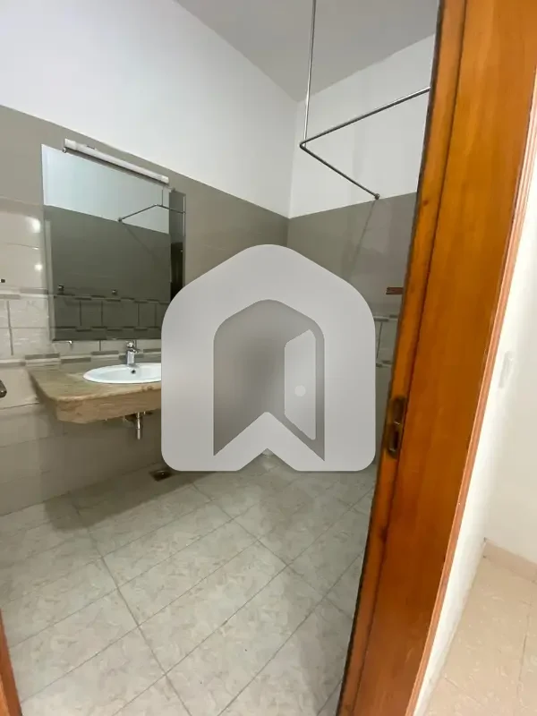 D-12 Islamabad 14Marla Upper Portion For Rent 3bed with washroom Drawing Dining Tvl Kichen Servant Room with washroom tearus Parking Gas Electric Metr Sept, photo 6