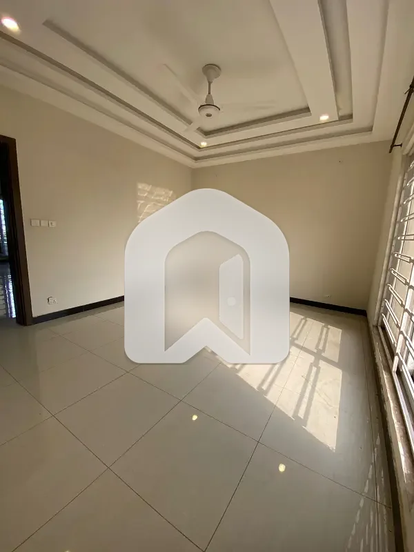 D-12 Islamabad 4080 Upper Portion For Rent 3bed With Washroom Drawing Dining Tvl Kichen No Mumty Parking Gas Electric Metr Sept, photo 12