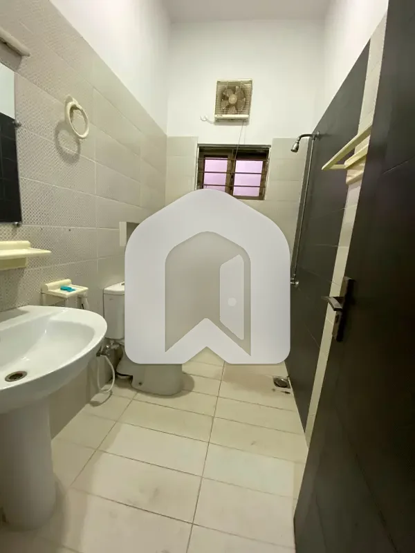 D-12 Islamabad 4080 Upper Portion For Rent 3bed With Washroom Drawing Dining Tvl Kichen No Mumty Parking Gas Electric Metr Sept, photo 6