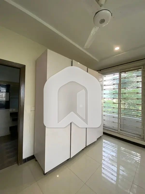 D-12 Islamabad 4080 Upper Portion For Rent 3bed With Washroom Drawing Dining Tvl Kichen No Mumty Parking Gas Electric Metr Sept, photo 19