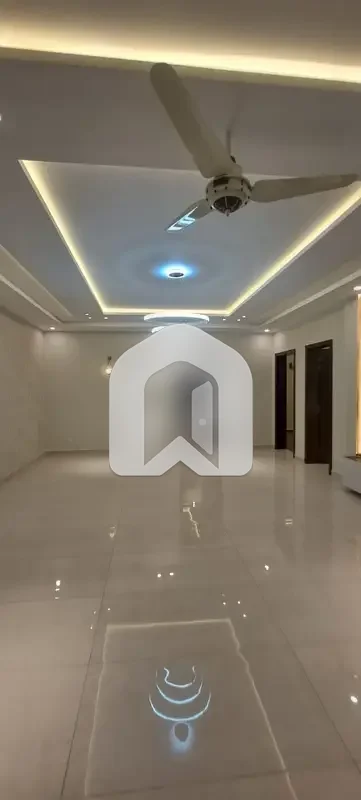 D-12 Islamabad 14 Marla Upper Portion For Rent 3 Bed With Washroom Drawing Room With Washroom Tvl Kichen Tearus No Servant Room Gas Electric Parking, photo 2