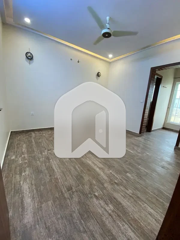 D-12 Islamabad 10 Marla Brand New Luxury Upper Portion For Rent 3bed With Washroom Drawing Dining Tvl Kichen No Servant Parking, photo 15